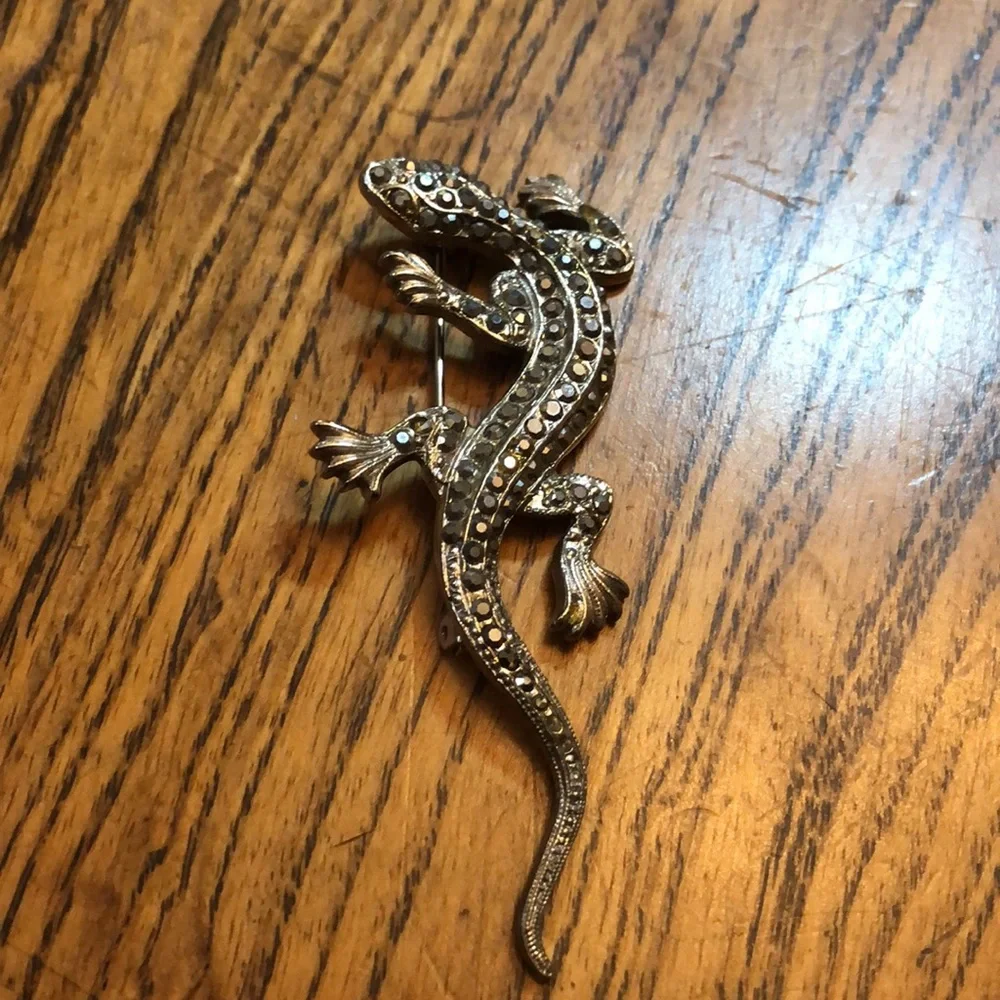 Vintage Marcasite Silver tone Lizard Brooch.